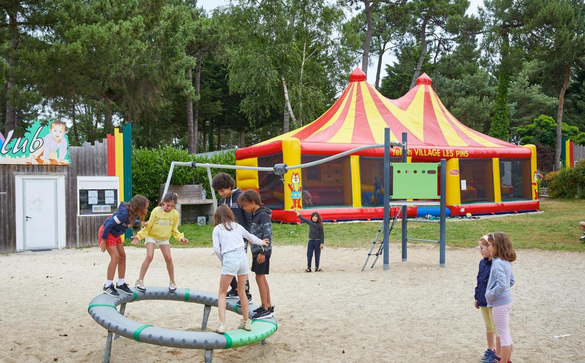 Mobil Xxl 4 - Les Pins Campingplatz *